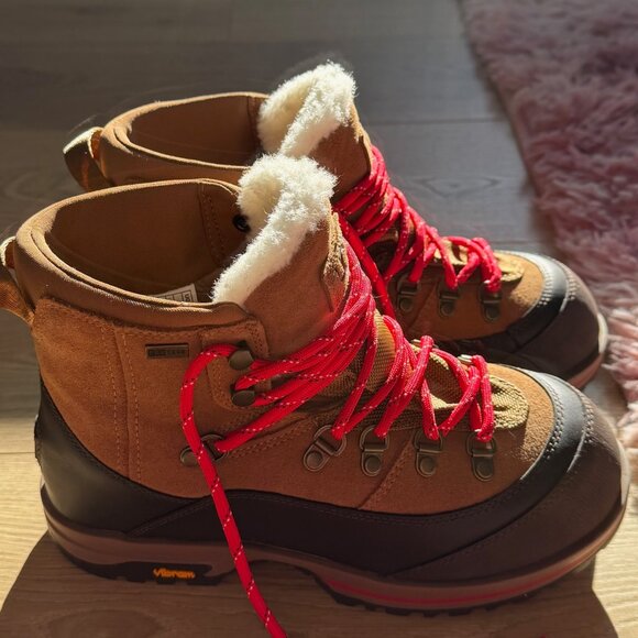 UGG vibram boots dry tech (Size 6) - Picture 7 of 7